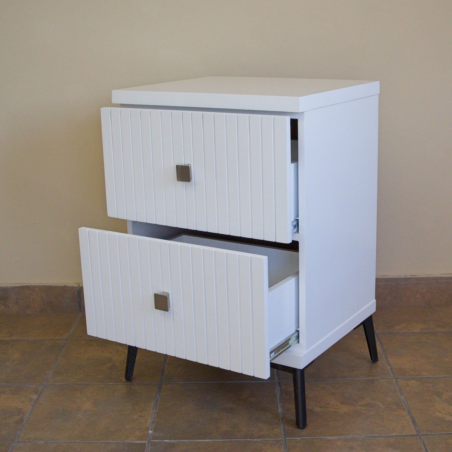 Linear Bedside Pedestal